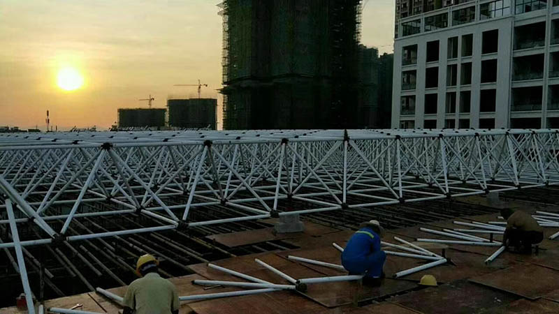 河津螺栓球网架安装现场